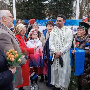 In keeping with the theme of the year, the presidential couple were joined this year by representatives of different national communities in sending their congratulations to the Republic of Estonia (Raul Mee).